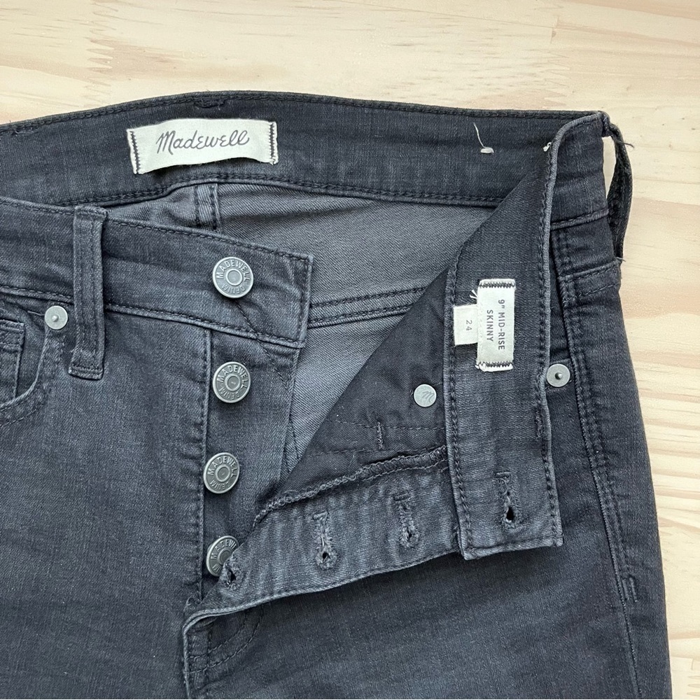 Madewell 9” Mid-Rise Skinny Black Jeans Button Fly Raw Hem, Size 24 - Picture 6 of 15